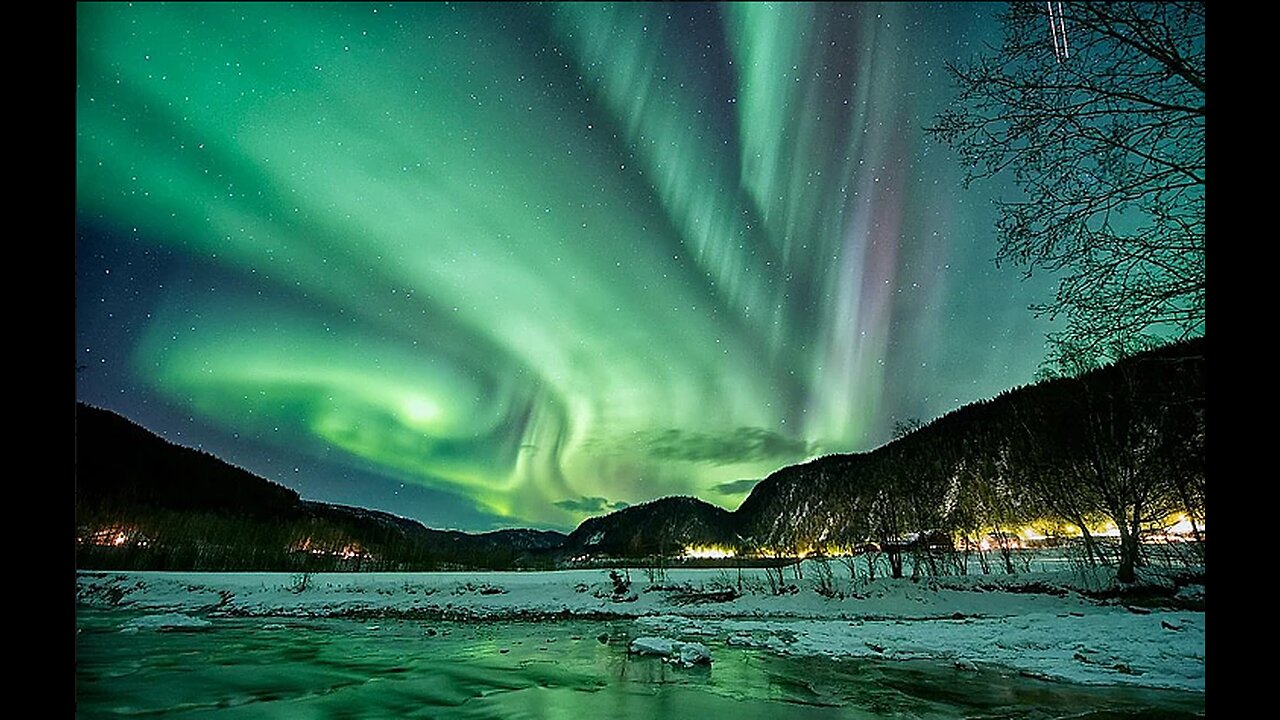 Spectacular Northern Lights Illuminate Russian Skies (IMAGES)