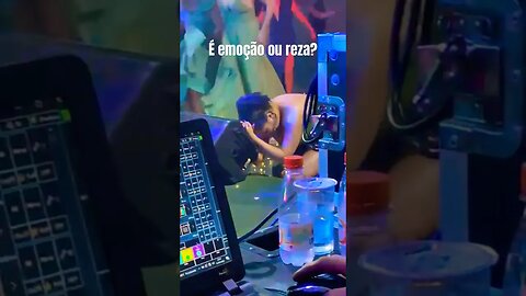 É EMOÇÃO OU REZA? #noivos #festadecasamento #bastidores #show #noiva #casamento #shorts #humor