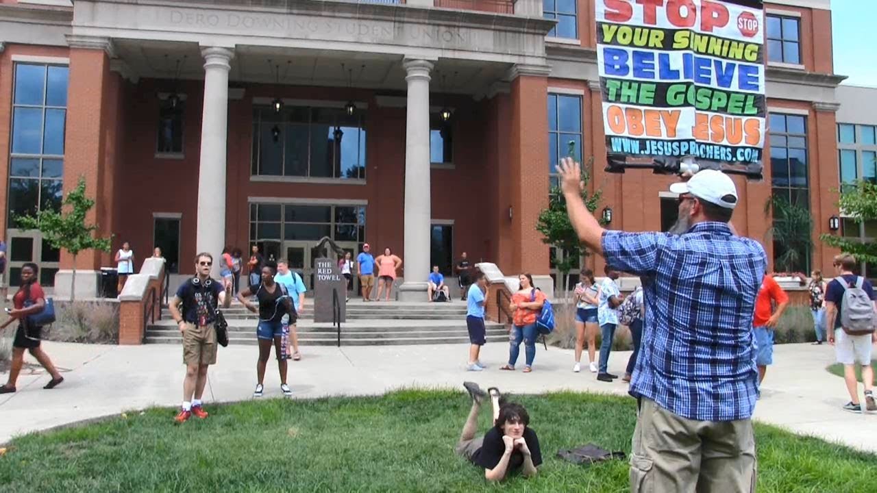 Atheists, Hypocrites, Jews & Freshmen Open Air Preaching @ WKU | Kerrigan Skelly PinPoint Evangelism