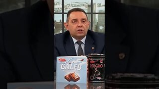 Pokvarena glava Vucica je misterija... 🤣🤣🤣#vucic #vulin