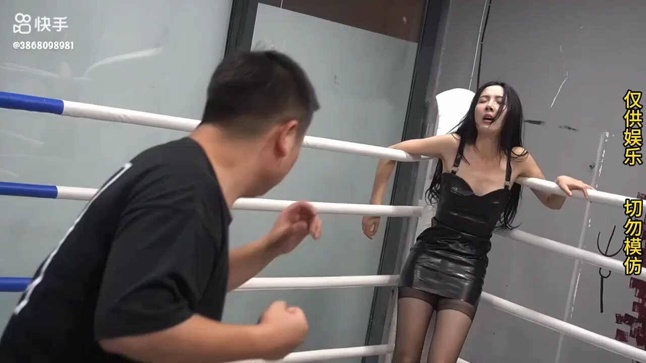 Girl vs boy fight scene in movie