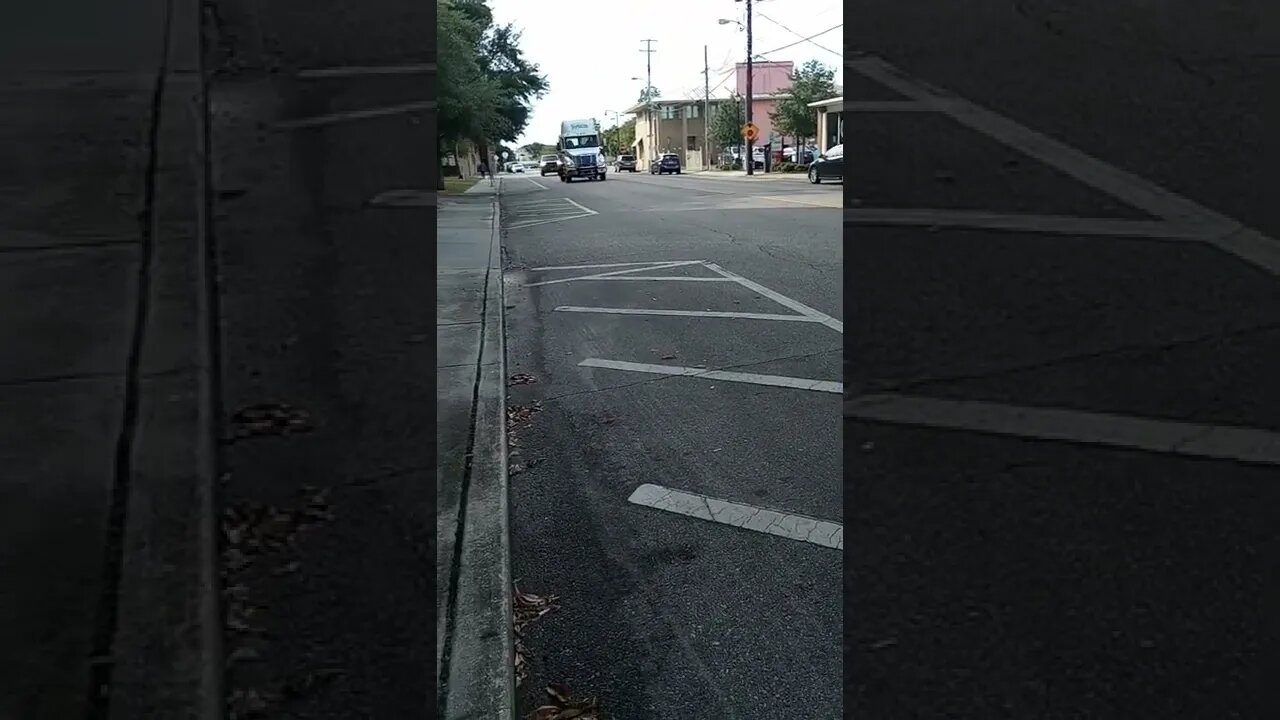 Sorry I cut the previous video. I thought that was my bus that came.