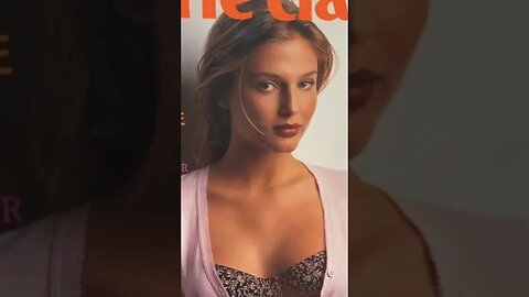 Bridget Hall the first Supermodels and Victoria Secret Angel #supermodel #victoriasecretmodels