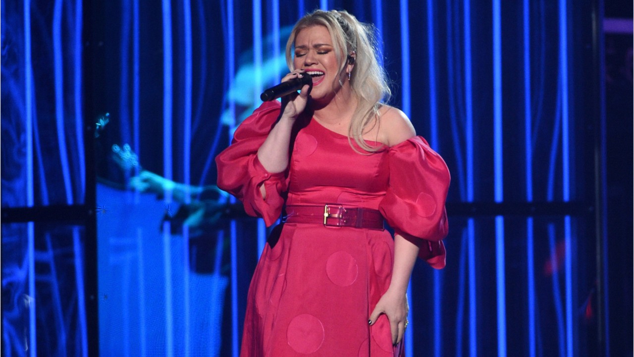 Kelly Clarkson Has Appendix Removed After Hosting Billboards