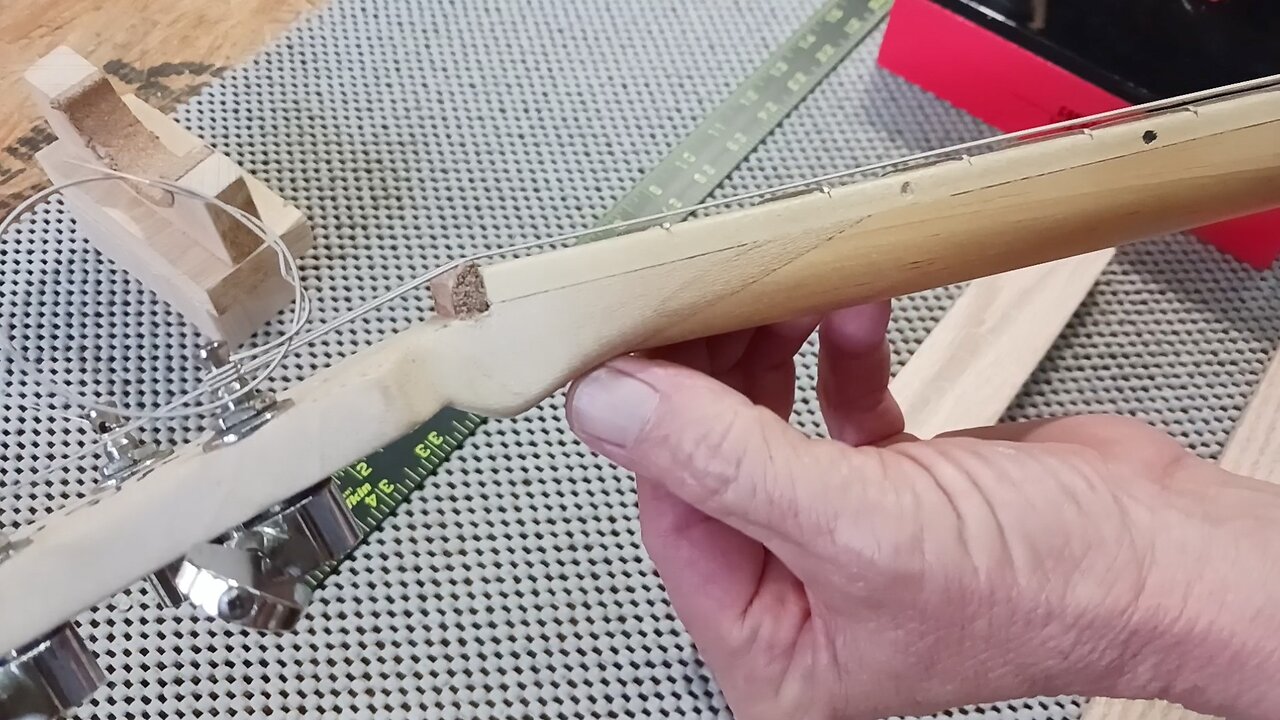 ScarfJoint Cigar Box Guitar - Going Electric