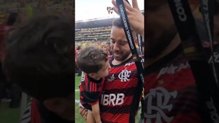 TOTÓI FELIZ E NAÇÃO TAMBÉM! 😍😍😍 PARABÉNS, CAPITÃO #EVERTONRIBEIRO ❤️🖤🏆