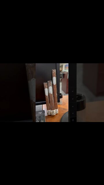 I’m sorry, Australia (I had to) #cigar #cigars #luxury