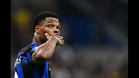 Denzel Dumfries Super Player