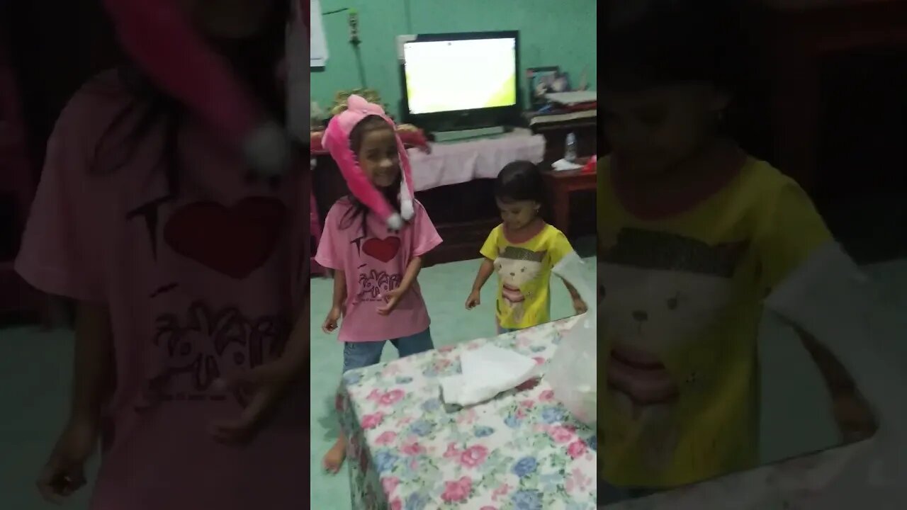 NI BOCAH GEMBIRA BANGET NGEJEK KAKAKNYA #shorts