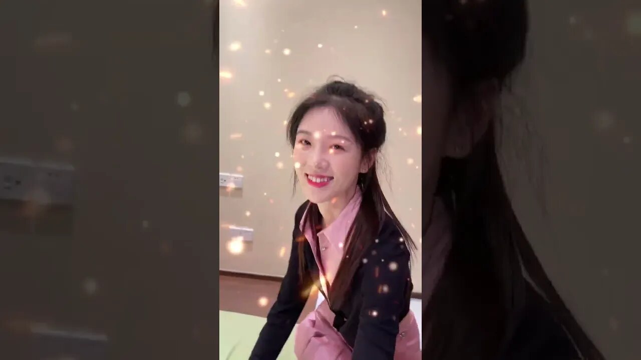 頭一回遇到這種喜歡被管的女朋友 這正常嗎???#科幻片女友 #情侶#shorts #一凡好煩