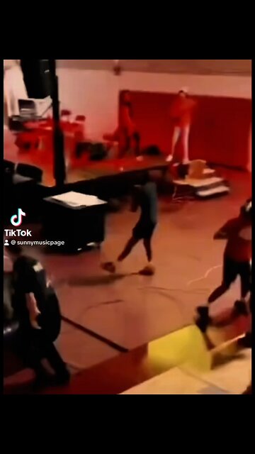 Funny video of a cop dancing