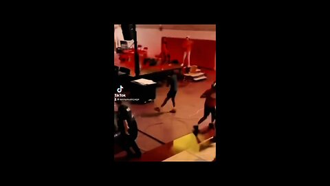 Funny video of a cop dancing