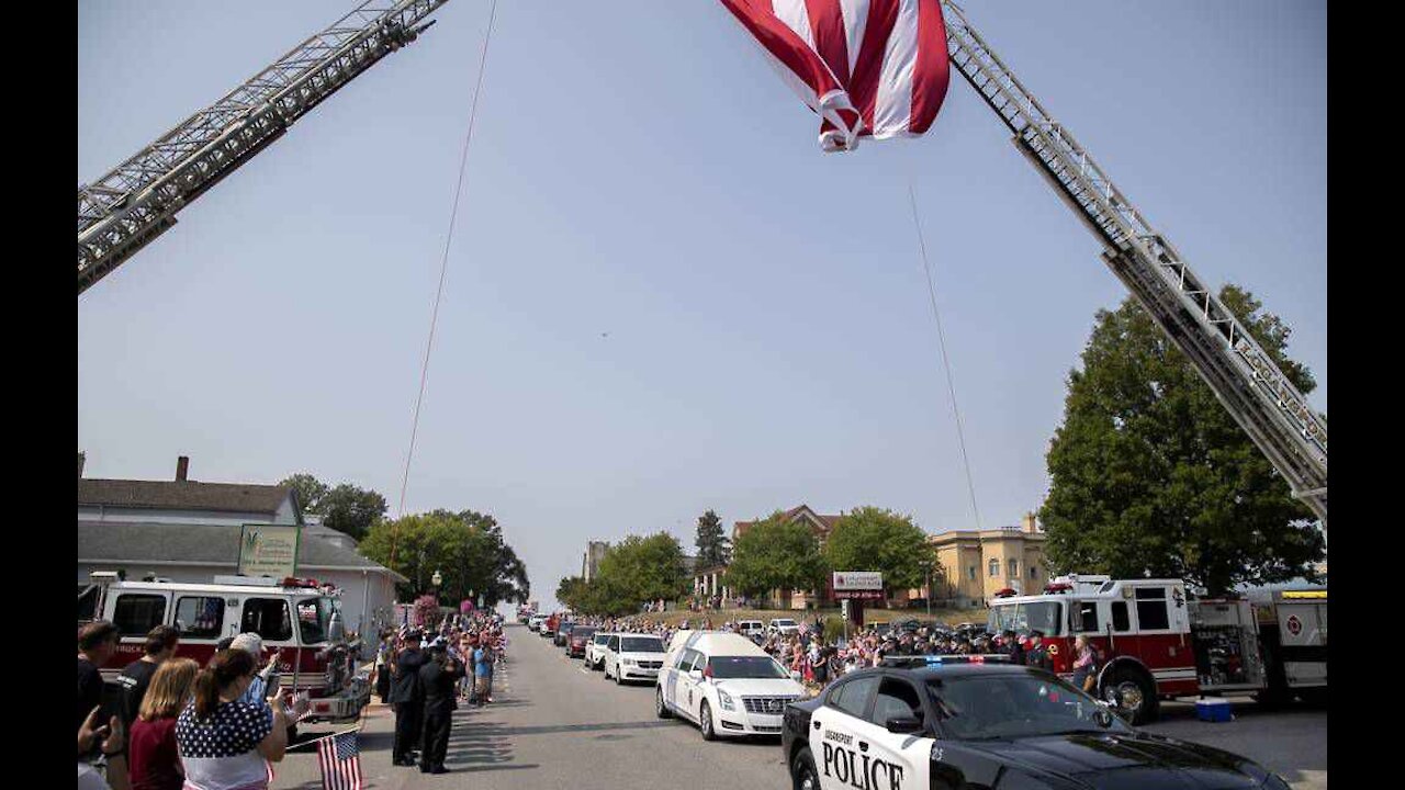 See photos of Marine’s body returned to Indiana hometown with procession