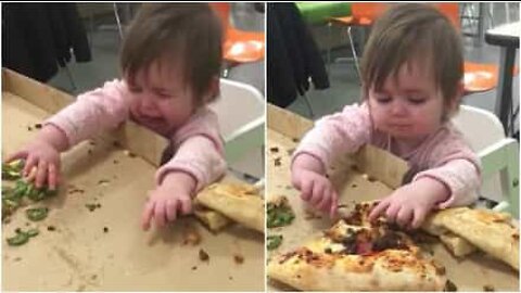 Criança se desespera ao tirarem seu pedaço de pizza