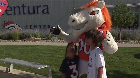 Fans gather for second day of Denver Broncos training camp