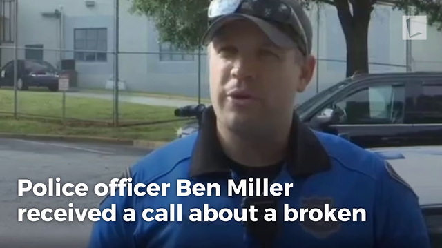 Cop Opens Wallet for Man with $6 in Pocket After He Runs Out of Gas in Road