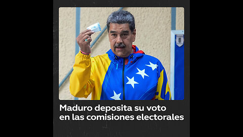 Nicolás Maduro ejerce su voto en las comisiones electorales en Venezuela