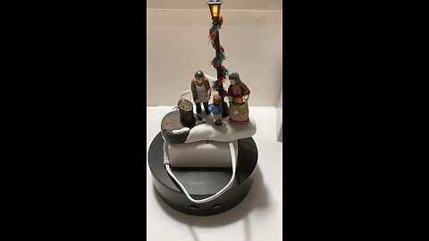 Department 56 - Dickens Village Series - A Christmas Carol - Chestnut Vendor - Lighted Scene