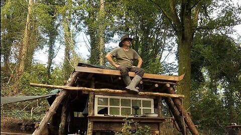 Survival Bushcraft outdoors off grid living to build a shelter - After the rain happiness sun^^