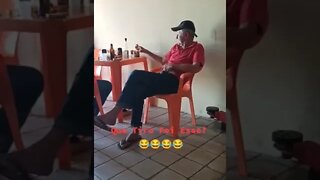 QUE TIRO FOI ESSE ? DENTRO DO BAR #memes #viral #rir #shorts