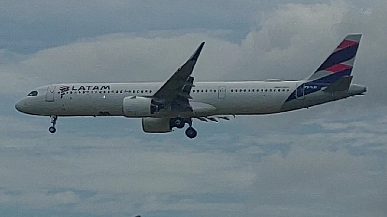 Airbus A321NEO PS-LBI coming from Brasília to Manaus