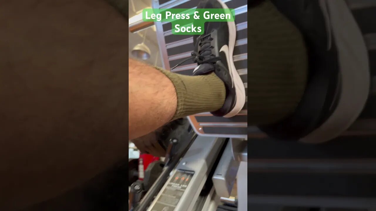 Leg Press & Green Socks In Buenos Aires #shorts