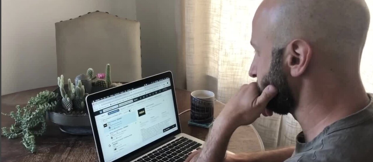 Now's the time to start looking for a job, experts say