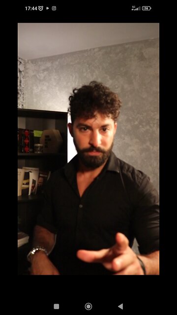 Ποιος είναι αυτός; Απλά ένας φίλος μου!