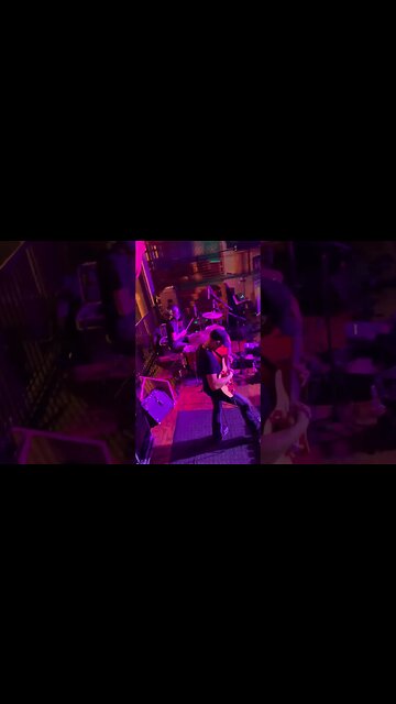 Holdan Mantz and Elijah Roise Kid rock bar