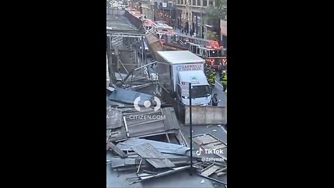 Scaffolding collapses on people in NYC