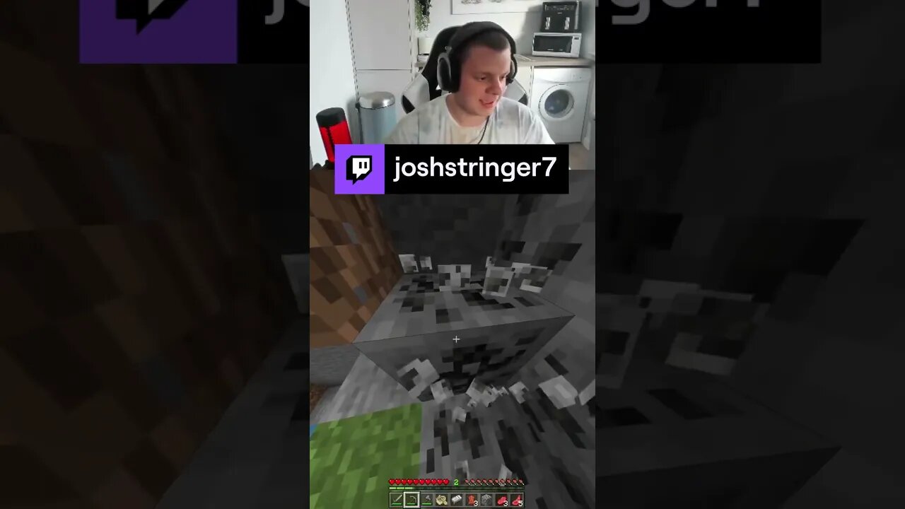 that's crazy 😱😂#5tringer #minecraft #minecraftpocketedition #twitch #shorts