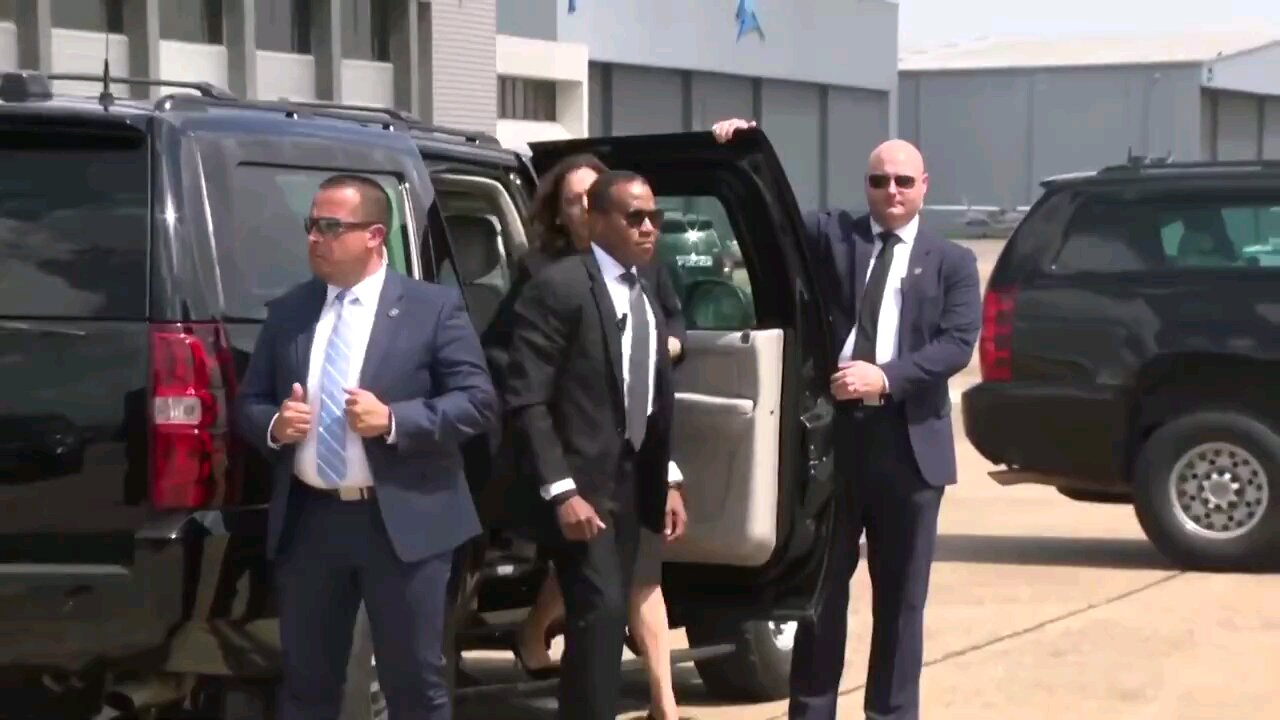 Kamala — after spending 30+ minutes in her vehicle preparing — opens her binder to read prepared
