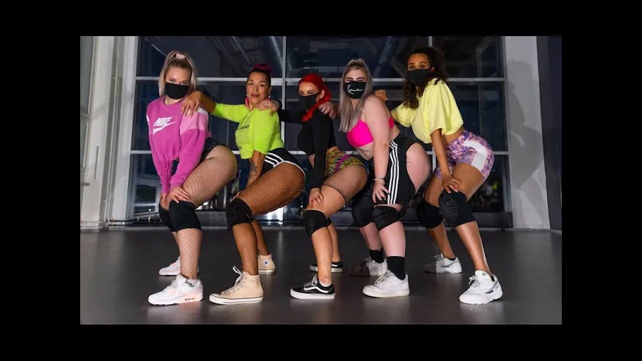 Agua / Tainy, J Balvin / Tinze twerk choreography #tinzetwerktuesday