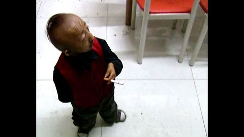 World's Shortest Man Goes To Work