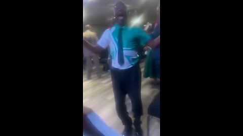 Crazy guy trying to direct a praise break lol 🤣😅😂👀😆