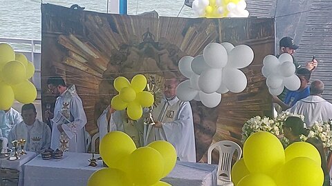 Adoração ao Santíssimo na Missa no Círio Fluvial