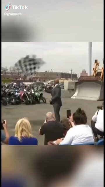 NYC MAYOR - UNACCEPTABLE TO BE AMERICAN IN NYC! 🔥🔥