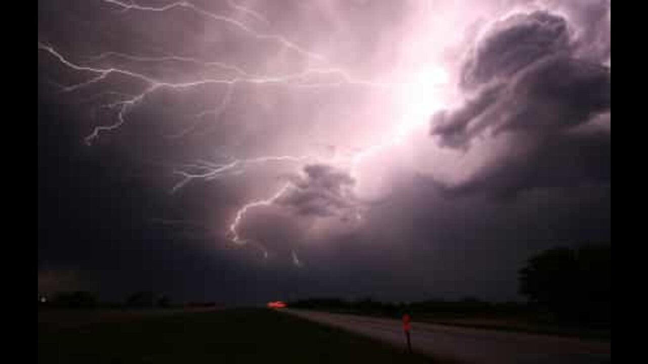 Une violente tempête laisse Phoenix sous les eaux