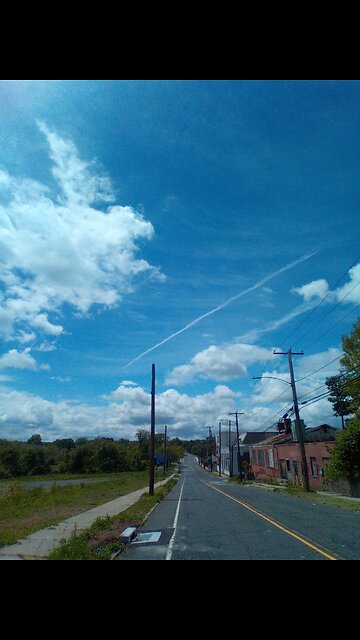 Hoping These Chemtrail-Spitters Collide