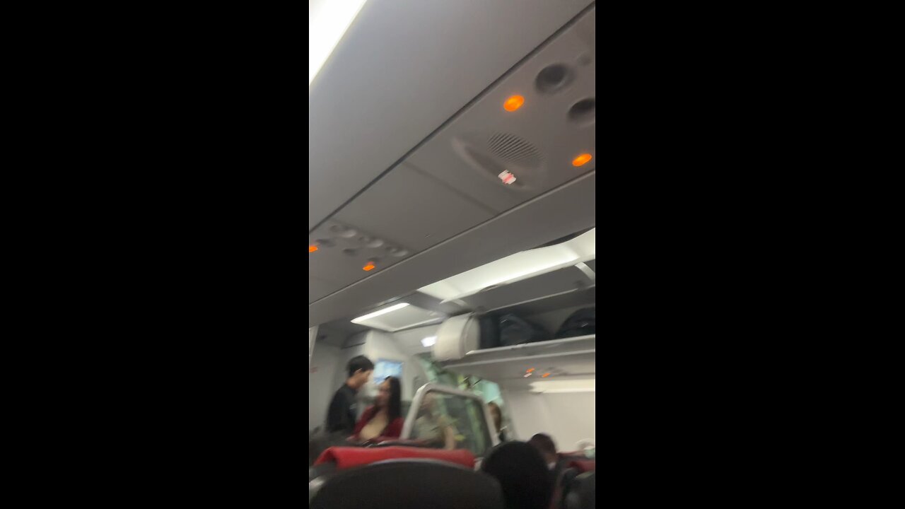 Boarding Airplane On My Way Back Home ! #vietnameseculture #boardingairplane #returninghome