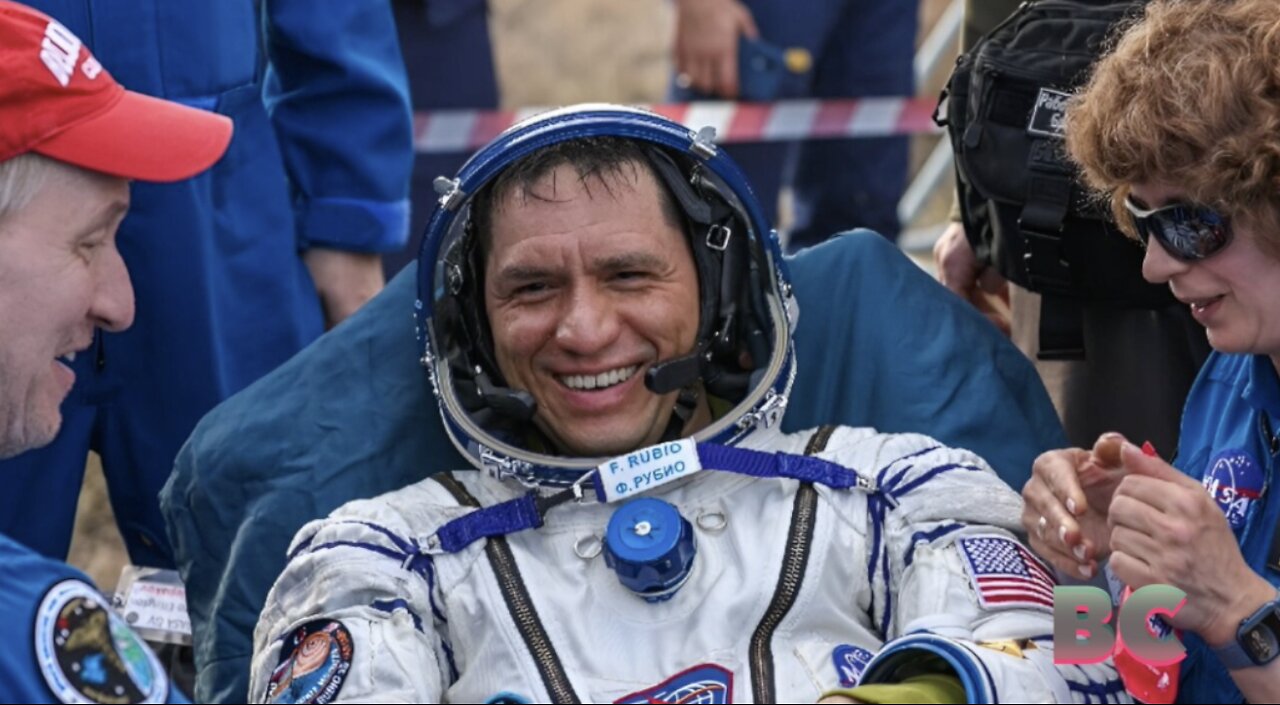 US Astronaut Gets Used to Earth After Record-Setting 371 Days in Space