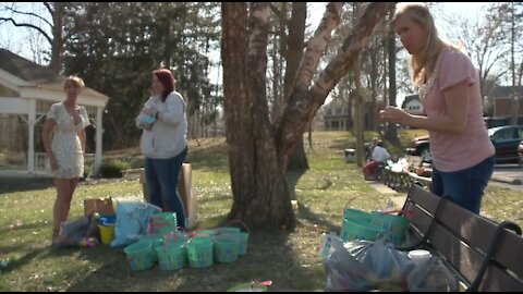 Families create 'make-up Easter Egg hunt' after event organizer failed to deliver