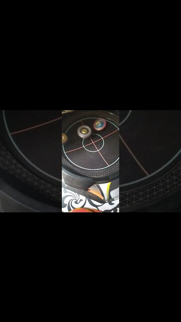 batalha de beyblade fafnir vs raphael vs valkyrie #batalhadebeyblade