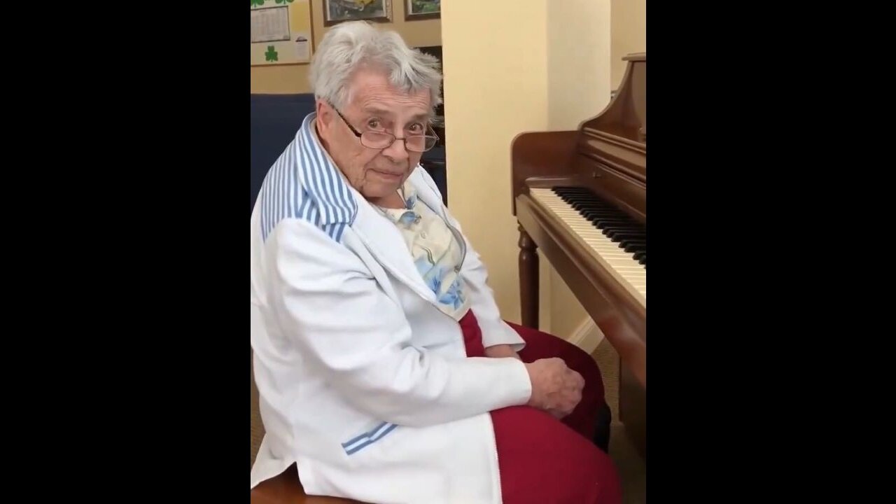 A 92-Year-Old Grandma With Dementia Is Asked To Play Beethoven And The Result Is Mindblowing