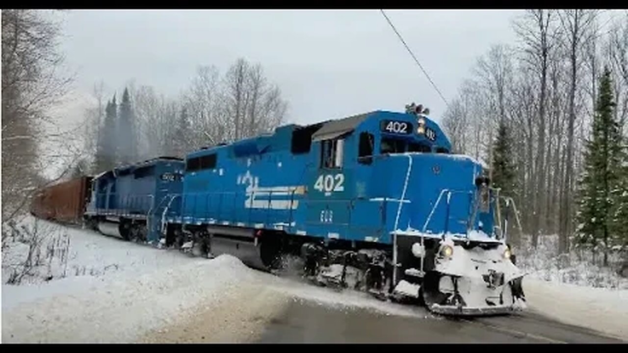 Old Blue Conrail Climbing A Snowy Wisconsin Grade! 4/4 #trains #trainvideo | Jason Asselin