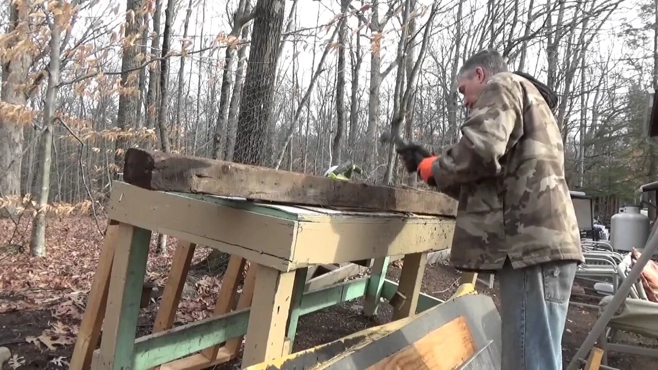 Building Stuff In Tiny House With Reclaimed Lumber