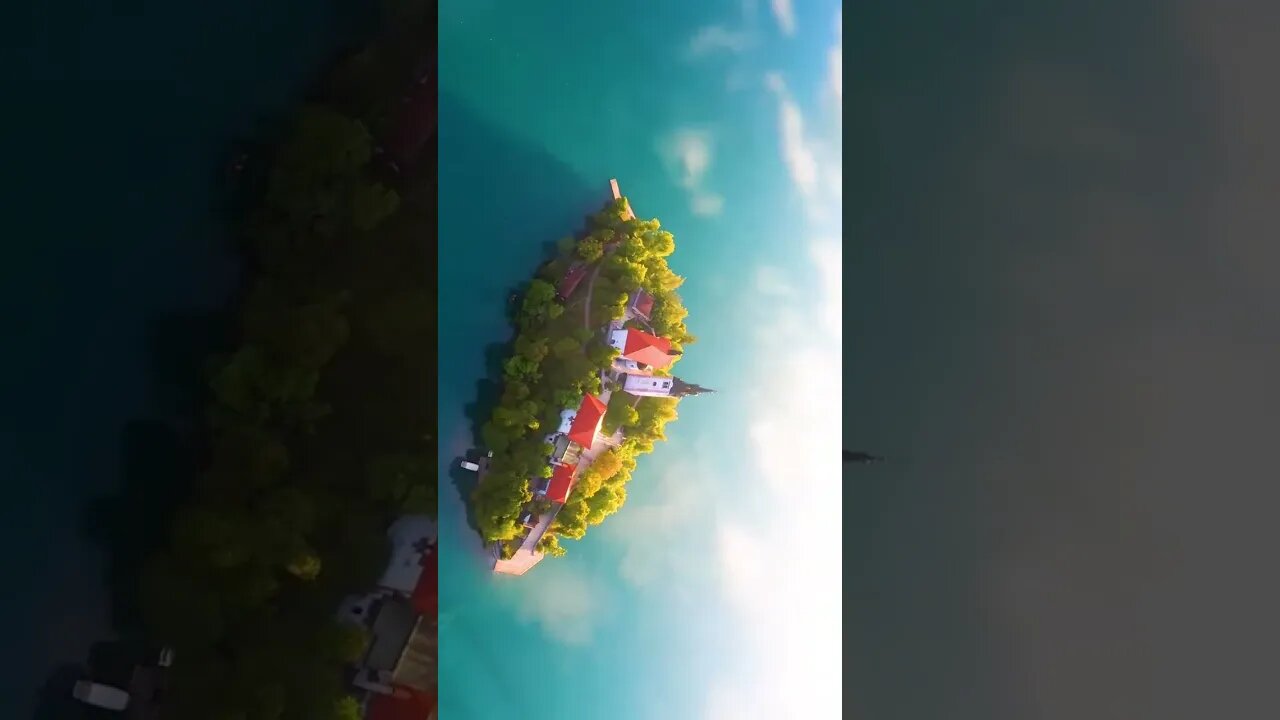 Amazing sunrise in Slovenia 📍 Lake Bled
