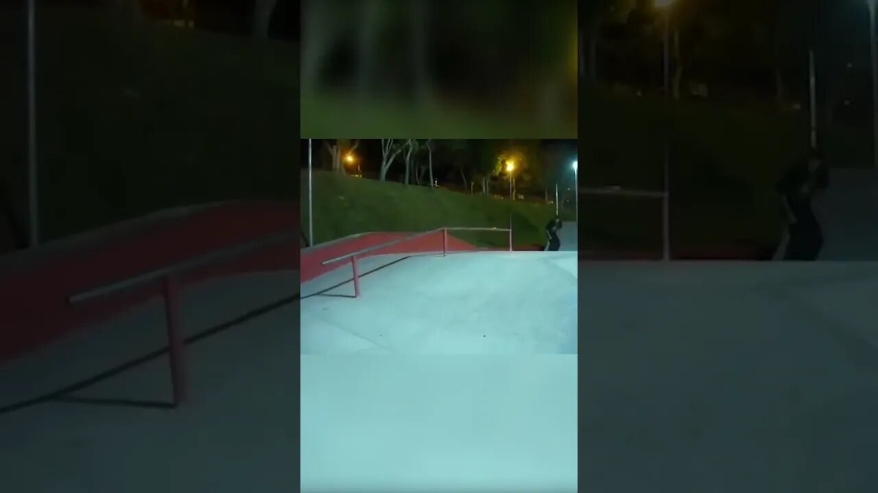 Backside 180 º fakie Nosegrind