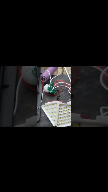 lâmpada led com baterias de notebook #gambiarra #tech