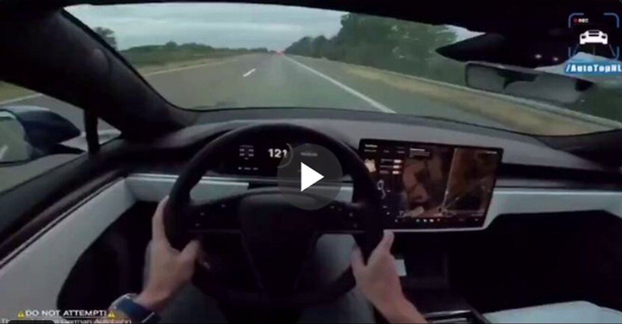 Driver hits top speed in a Tesla Model S Plaid